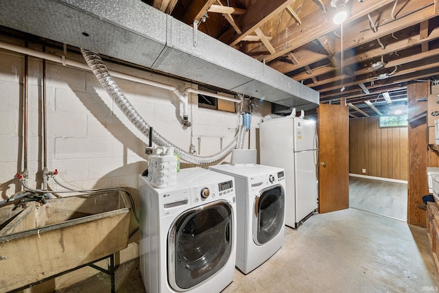241 Sylvan Glen Dr, South Bend, IN 46615 - laundry room featuring washer and dryer