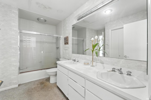 18 Ems T13E Ln, Leesburg, IN 46538 - full bath with double vanity and enclosed tub / shower combo