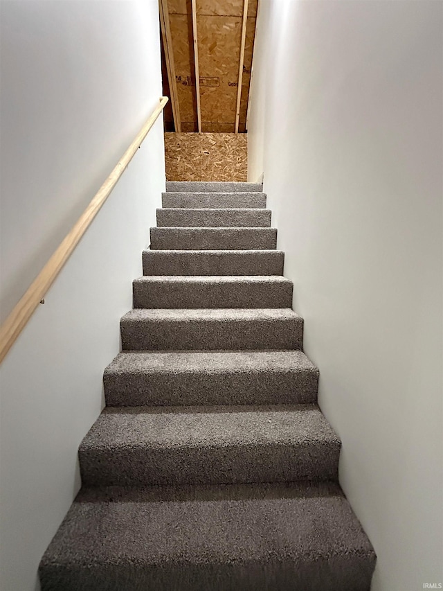 1405 Rosewood Dr, Washington, IN 47501 - view of stairs