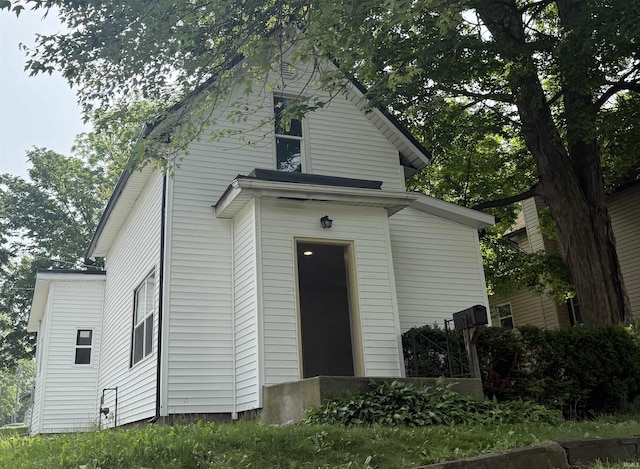 610 N 5th St, Goshen, IN 46528 - view of front of home