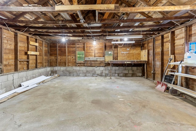 610 N 5th St, Goshen, IN 46528 - view of garage