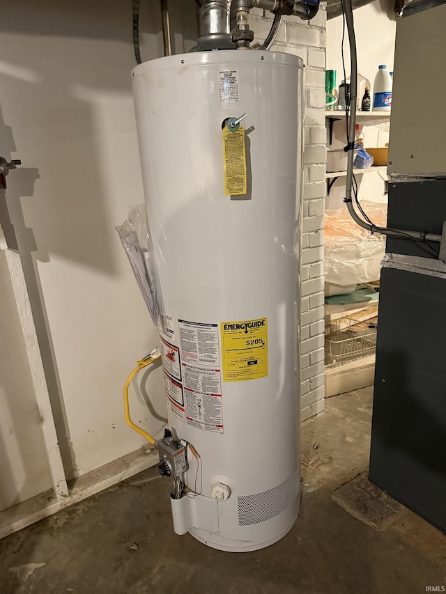 100 S Fairlawn Ave, Evansville, IN 47714 - utility room featuring water heater