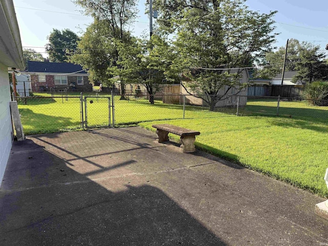 100 S Fairlawn Ave, Evansville, IN 47714 - view of patio / terrace featuring a gate