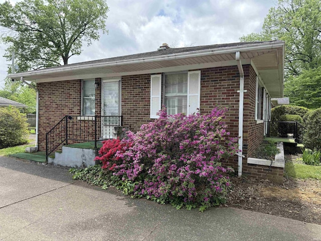 100 S Fairlawn Ave, Evansville, IN 47714 - view of front of home featuring brick siding