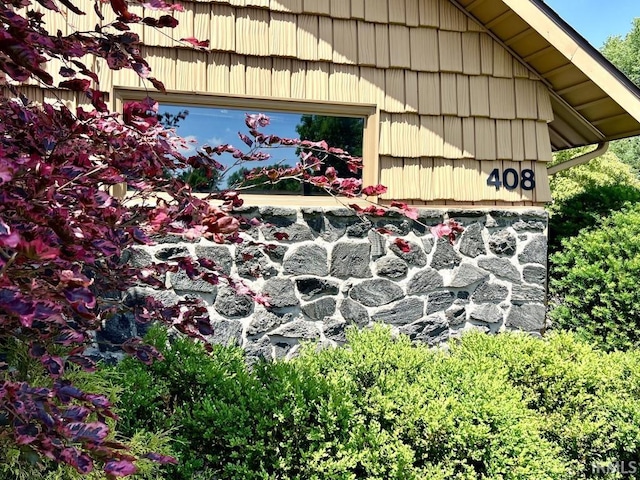 408 Duryea Dr, Auburn, IN 46706 - exterior view of stone siding
