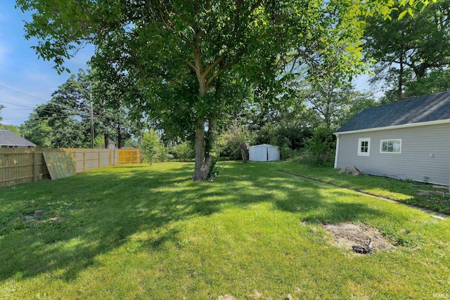 118 Burns Blvd, Fort Wayne, IN 46807 - view of yard with a storage unit