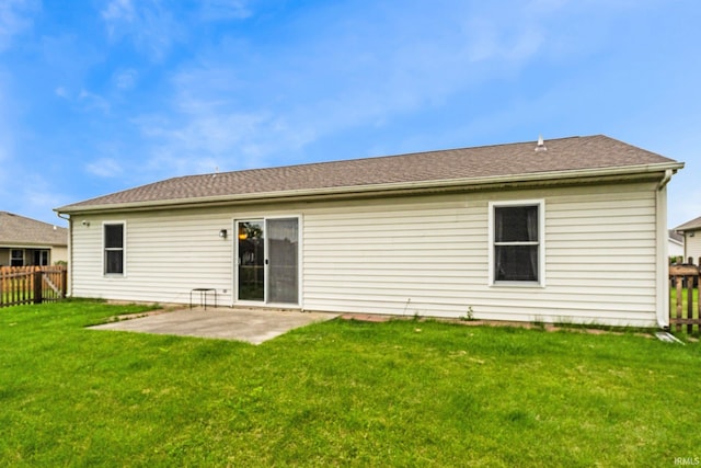 8620 Shearwater Pass, Fort Wayne, IN 46825 - rear view of house with a patio