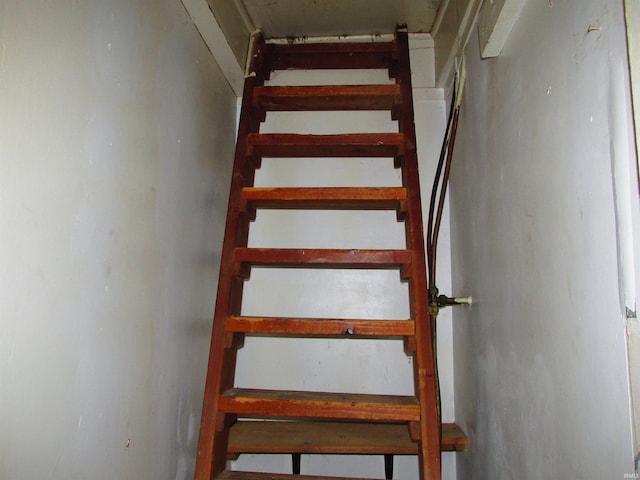 9219 N 100 W, West Lafayette, IN 47906 - view of staircase