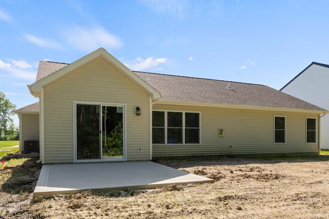 13969 Diavik Pl, Fort Wayne, IN 46845 - rear view of property with a patio area and a shingled roof