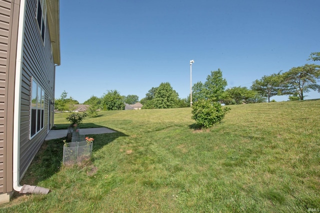 1860 Sandpiper Dr, West Lafayette, IN 47906 - view of grassy yard