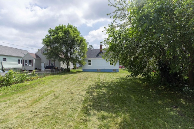 717 S Falcon St, South Bend, IN 46619 - view of yard