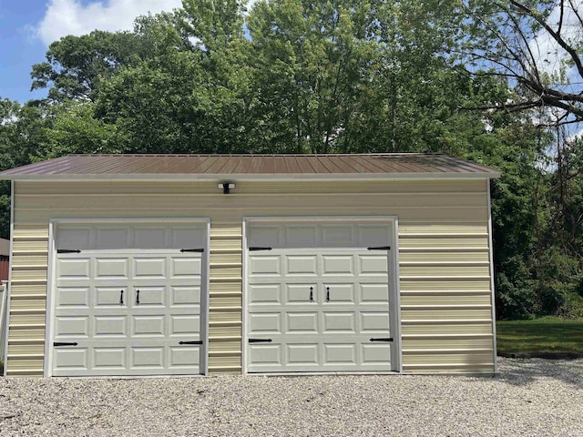 2521 N Red Bank Rd, Evansville, IN 47720 - view of detached garage