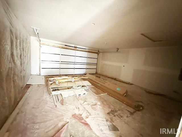 13315 Halen Hill Ct, Fort Wayne, IN 46818 - view of garage