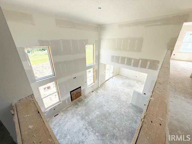 13315 Halen Hill Ct, Fort Wayne, IN 46818 - view of unfurnished living room