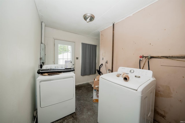 221 S Kenmore St, South Bend, IN 46619 - laundry room featuring independent washer and dryer