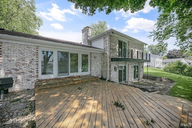 3111 N Eastlake Dr, Elkhart, IN 46514 - deck with a yard