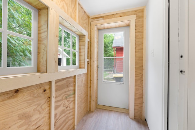 3222 Dinnen Ave, Fort Wayne, IN 46807 - entryway featuring light wood finished floors