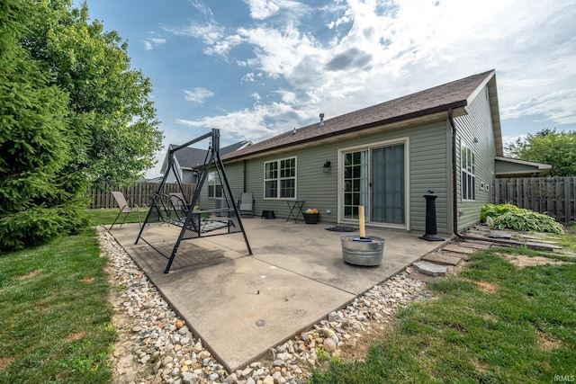 1510 W Crane Pond Dr, Marion, IN 46952 - rear view of property with a patio