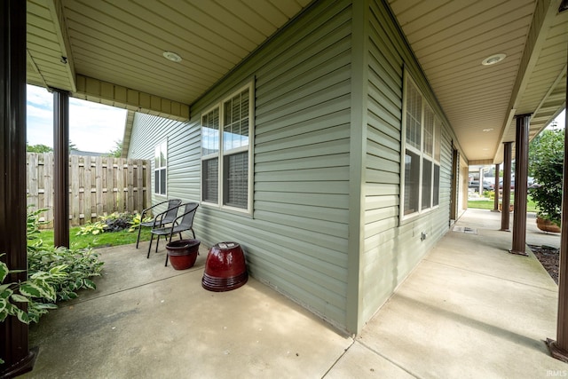 1510 W Crane Pond Dr, Marion, IN 46952 - view of porch