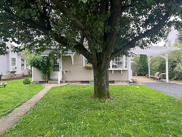 960 A St NE, Linton, IN 47441 - view of green lawn featuring a pergola and a patio area