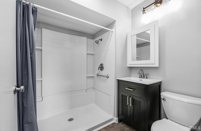 58155 Beehler Rd, Osceola, IN 46561 - full bathroom featuring curtained shower and vanity