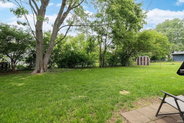 171 Vicksburg Ln, West Lafayette, IN 47906 - view of yard featuring a shed