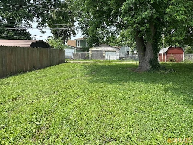 519 E Water St, Mount Vernon, IN 47620 - view of yard