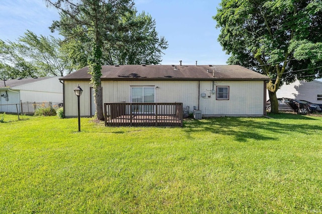 415 Grapevine Ln, Fort Wayne, IN 46825 - rear view of property featuring a deck