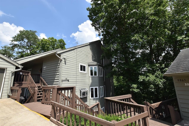 9841 S Harbour Pointe Dr, Bloomington, IN 47401 - deck featuring stairway