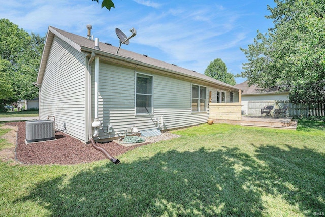 23200 S Oakleaf Dr, Elkhart, IN 46514 - back of property
