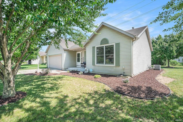 23200 S Oakleaf Dr, Elkhart, IN 46514 - single story home featuring an attached garage, a front yard, and driveway