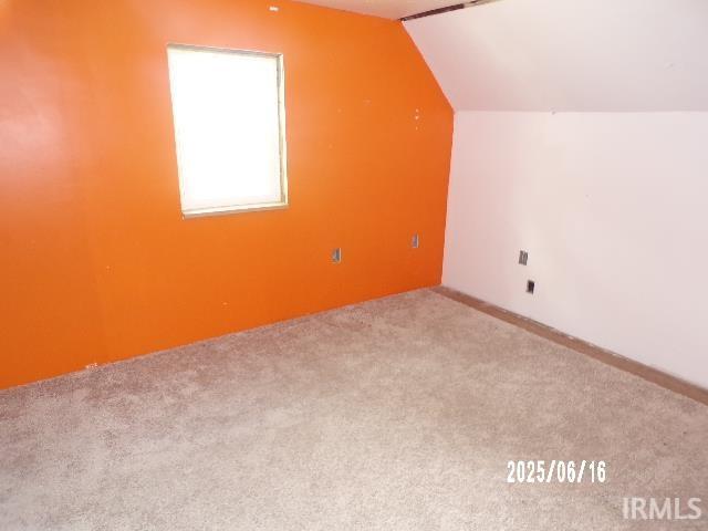 2401 S Selby St, Marion, IN 46953 - bonus room with carpet floors and lofted ceiling