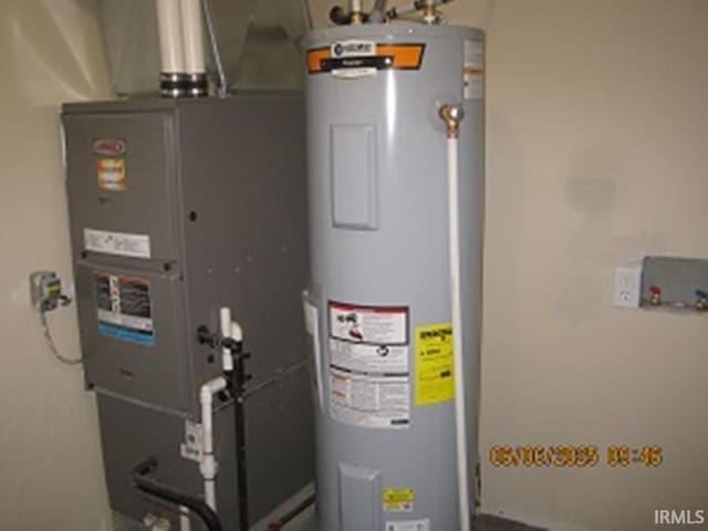 514 W Mcdonald St, Hartford City, IN 47348 - utilities with water heater and heating unit