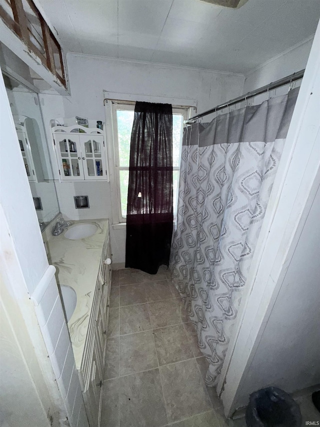 1800 High St, Logansport, IN 46947 - bathroom with double vanity and a shower with shower curtain
