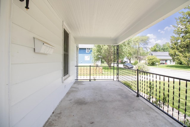 827 W Elm St, Union City, IN 47390 - view of porch