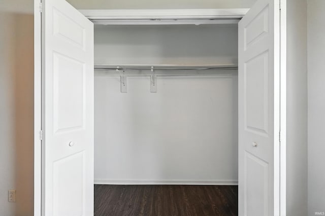 806 Deer Ridge Xing, Auburn, IN 46706 - view of closet