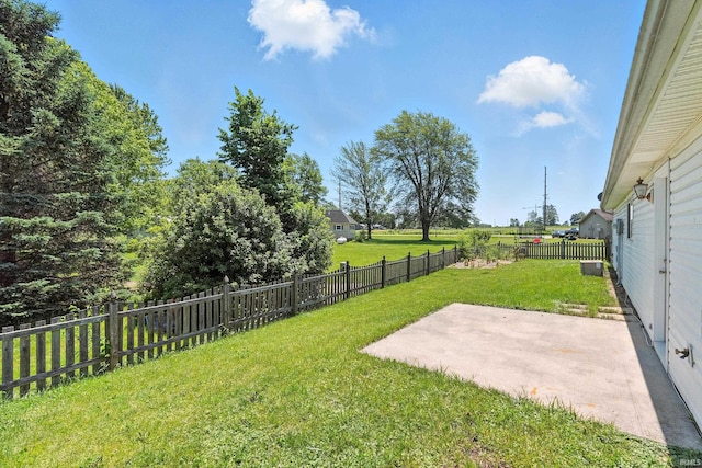 806 Deer Ridge Xing, Auburn, IN 46706 - fenced backyard with a patio