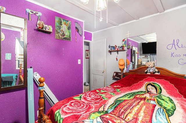 746 S Albert Ave, South Bend, IN 46619 - bedroom with a textured wall