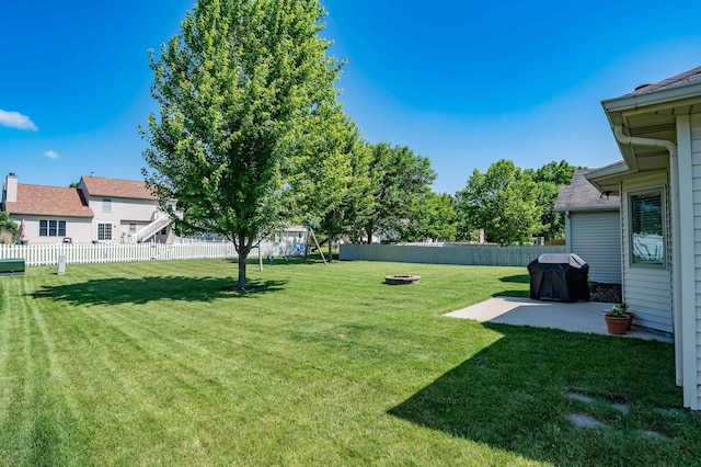 10414 Unita Dr, Fort Wayne, IN 46804 - fenced backyard featuring a patio