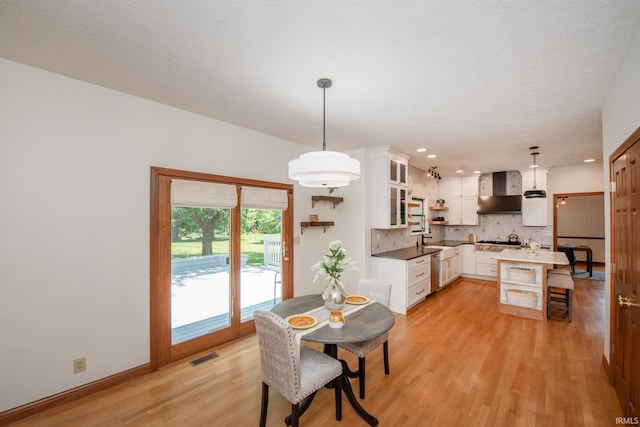 3827 Sunnycroft Pl, West Lafayette, IN 47906 - dining area featuring light wood-style flooring and recessed lighting