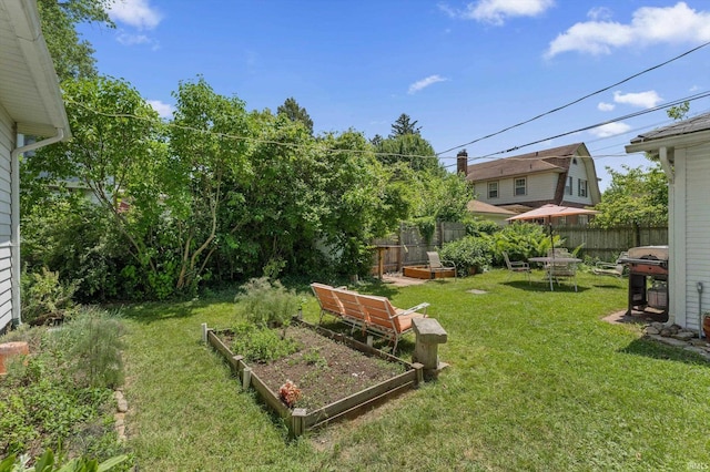 412 Tonti Ave, South Bend, IN 46617 - view of yard with a garden