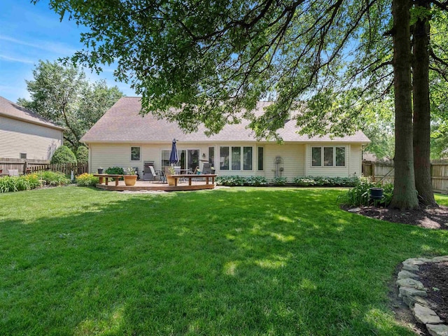 6709 Shag Bark Ct, Fort Wayne, IN 46835 - rear view of house with a fenced backyard