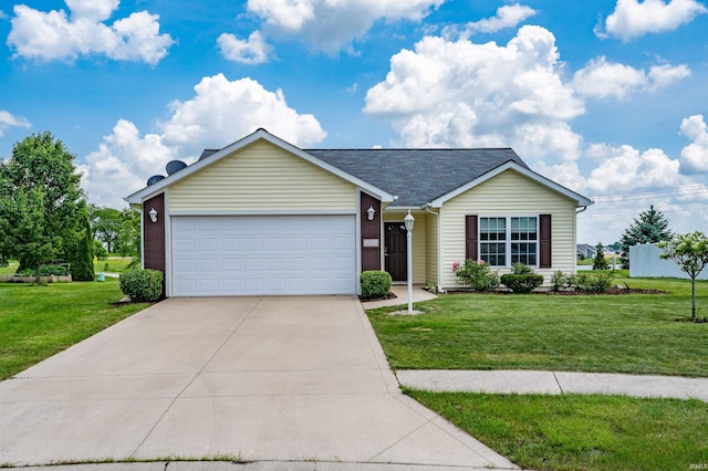 12909 Cocoplum Ct, Fort Wayne, IN 46814 - single story home featuring driveway, an attached garage, and a front yard
