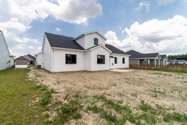 7751 Luna Way, Fort Wayne, IN 46835 - back of property with a patio