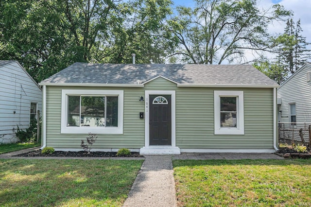 1641 N Adams St, South Bend, IN 46628 - bungalow with roof with shingles