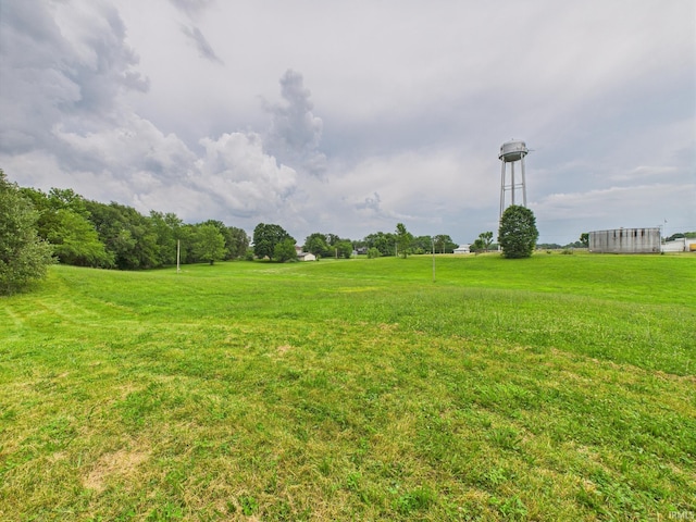 203 E Plum St, Frankton, IN 46044 - view of green lawn