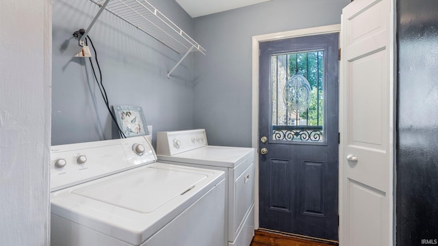 1607 Franklin Ave, Fort Wayne, IN 46808 - laundry area featuring separate washer and dryer and dark wood-style floors