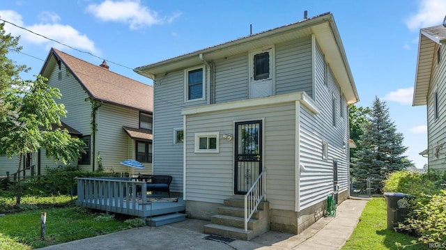 1607 Franklin Ave, Fort Wayne, IN 46808 - rear view of property with entry steps and a wooden deck