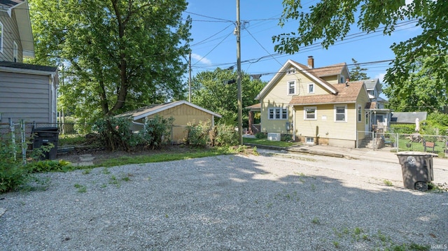 1607 Franklin Ave, Fort Wayne, IN 46808 - back of house with driveway