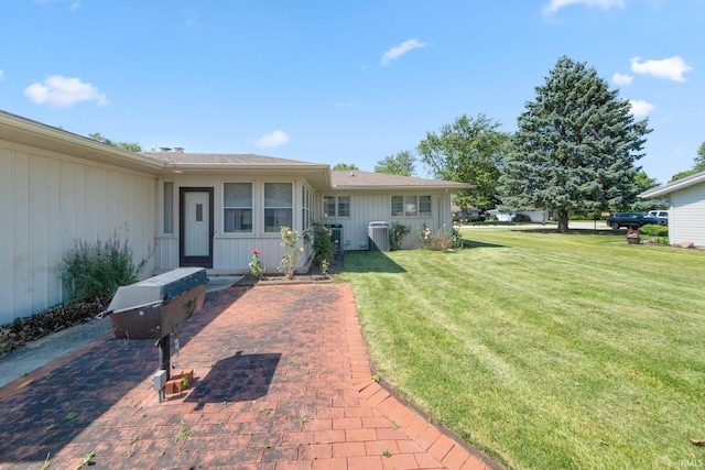1202 Park Ave, New Haven, IN 46774 - view of grassy yard